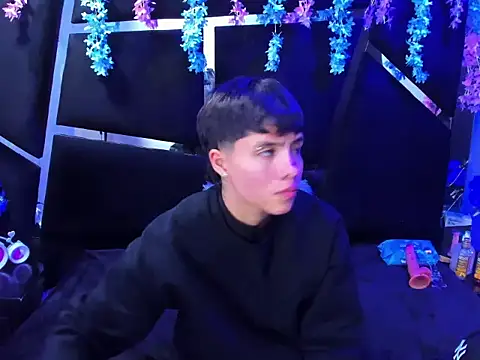 Snapshot of Bruno_Cruzz chatting on October 28, 2025, 2:15 am Bruno Cruzz online show from October 28, 2025, 2:15 am