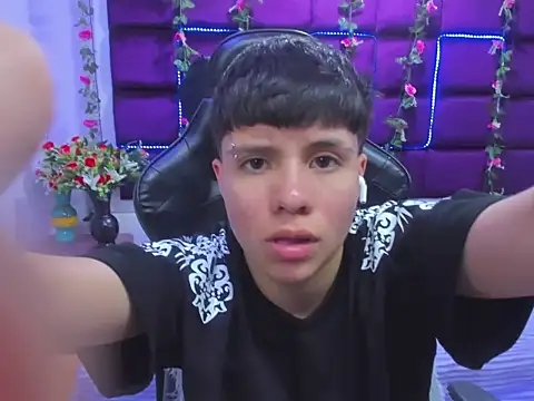 Snapshot of Bruno_Cruzz chatting on November 12, 2025, 2:23 am Bruno Cruzz online show from November 12, 2025, 2:23 am