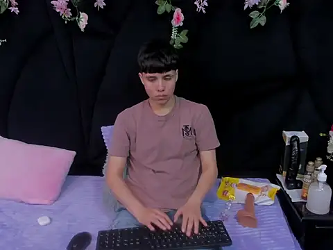 Bruno Cruzz online show from November 13, 2025, 2:43 am