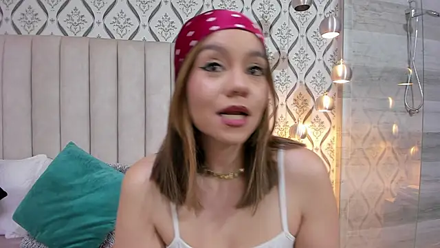 Snapshot of Sky_Junne chatting on October 3, 2025, 6:49 pm Sky Junne online show from October 3, 2025, 6:49 pm