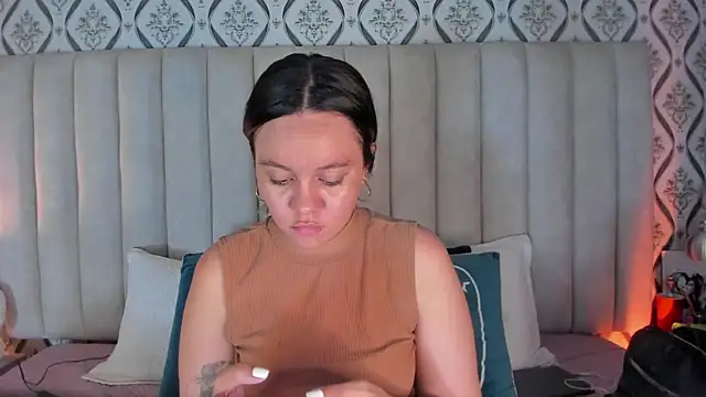 Sky Junne online show from March 31, 2026, 5:57 pm