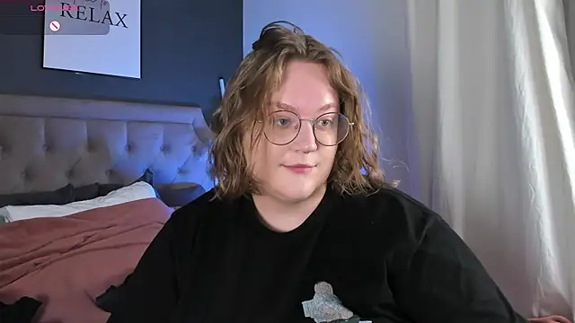 Snapshot of Alissa_S chatting on October 8, 2025, 1:20 pm Alissa S online show from October 8, 2025, 1:20 pm