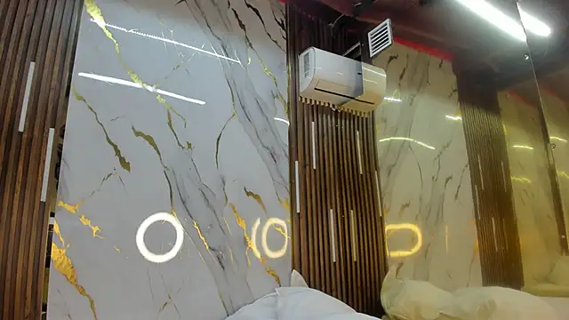 VictoriaDuart online show from April 10, 2026, 8:24 pm