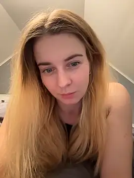 Snapshot of ellieen chatting on October 14, 2025, 9:48 pm ellieen online show from October 14, 2025, 9:48 pm