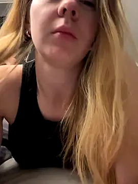 Snapshot of ellieen chatting on October 31, 2025, 10:55 pm ellieen online show from October 31, 2025, 10:55 pm