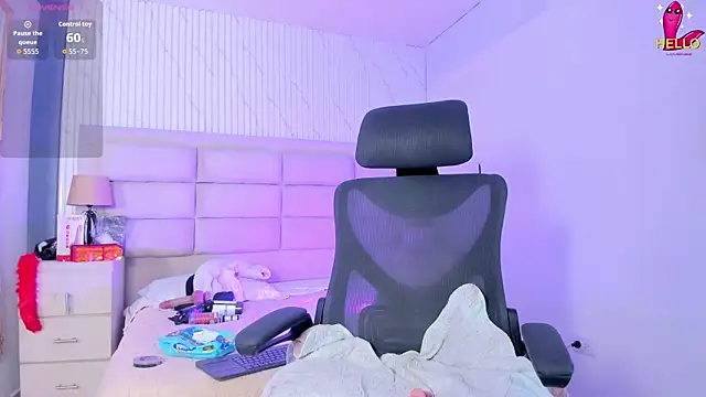 Snapshot of BritanyBrown_ chatting on April 11, 2026, 5:12 am BritanyBrown online show from April 11, 2026, 5:12 am