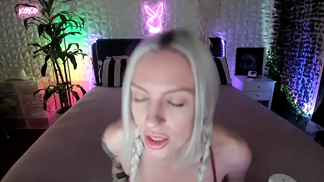 xbbybelle online show from May 18, 2026, 2:07 am