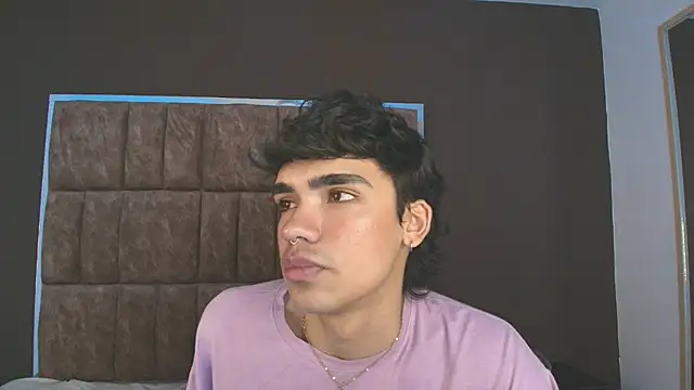 Snapshot of JoeCollins_ chatting on November 3, 2025, 1:19 am JoeCollins online show from November 3, 2025, 1:19 am