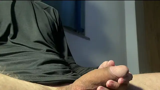 Snapshot of _tangodown chatting on November 9, 2025, 11:25 pm tangodown online show from November 9, 2025, 11:25 pm