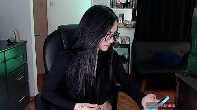 Ashley olivares online show from November 25, 2025, 2:33 am