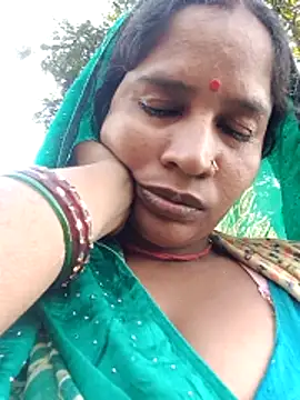 Snapshot of Hot_Seema83 chatting on November 6, 2025, 8:59 am Hot Seema83 online show from November 6, 2025, 8:59 am