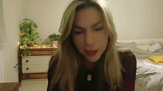 Snapshot of wonderalice31 chatting on November 4, 2025, 8:19 pm wonderalice31 online show from November 4, 2025, 8:19 pm