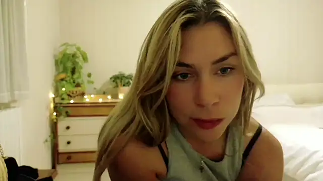 Snapshot of wonderalice31 chatting on November 9, 2025, 8:40 pm wonderalice31 online show from November 9, 2025, 8:40 pm