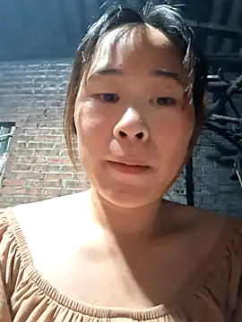 ALIENHR38 online show from October 5, 2025, 11:57 pm