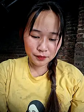 ALIENHR38 online show from October 19, 2025, 1:28 am