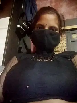 Snapshot of Sona_42i chatting on October 5, 2025, 8:51 pm Sona 42i online show from October 5, 2025, 8:51 pm