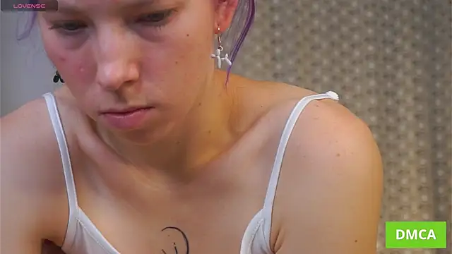 Snapshot of JuliannaWenger chatting on October 27, 2025, 4:11 pm JuliannaWenger online show from October 27, 2025, 4:11 pm