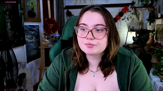 Snapshot of KatrinClark chatting on November 14, 2025, 4:28 pm KatrinClark online show from November 14, 2025, 4:28 pm