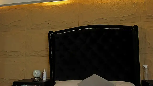 Snapshot of SophiaDior_ chatting on September 15, 2025, 12:38 pm SophiaDior online show from September 15, 2025, 12:38 pm