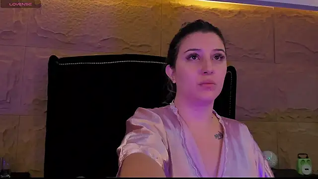 Snapshot of SophiaDior_ chatting on October 8, 2025, 12:25 pm SophiaDior online show from October 8, 2025, 12:25 pm