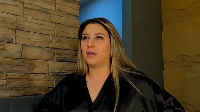 Snapshot of SophiaDior_ chatting on October 9, 2025, 11:41 am SophiaDior online show from October 9, 2025, 11:41 am