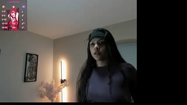 Mila Hank  online show from April 15, 2026, 12:12 pm