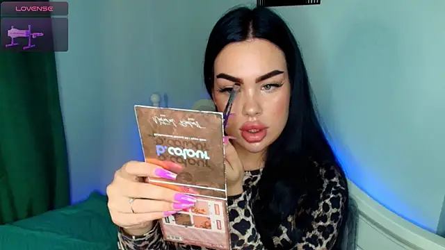 katerine Monroe online show from November 12, 2025, 5:52 am