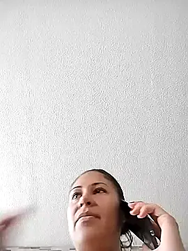 KittyHoleshot87 online show from October 10, 2025, 2:27 pm