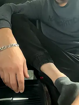 Snapshot of bmwe71 chatting on September 19, 2025, 8:27 am bmwe71 online show from September 19, 2025, 8:27 am