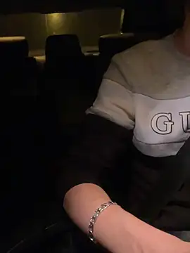 Snapshot of bmwe71 chatting on September 20, 2025, 6:20 pm bmwe71 online show from September 20, 2025, 6:20 pm