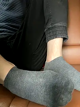 Snapshot of bmwe71 chatting on October 1, 2025, 2:12 pm bmwe71 online show from October 1, 2025, 2:12 pm