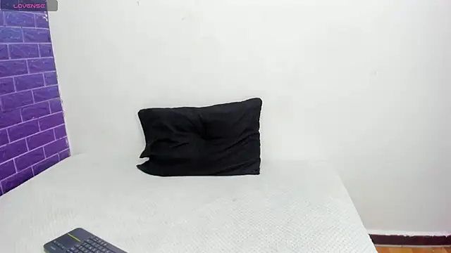 Snapshot of Cora_222 chatting on September 12, 2025, 11:10 am Cora 222 online show from September 12, 2025, 11:10 am