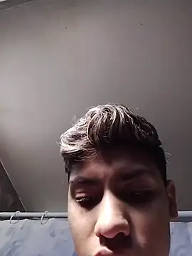 aispuro8505 online show from February 11, 2026, 4:23 pm