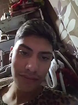 aispuro8505 online show from March 3, 2026, 8:09 am