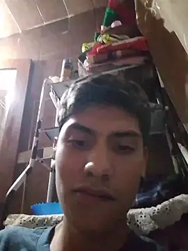 aispuro8505 online show from April 7, 2026, 7:53 am