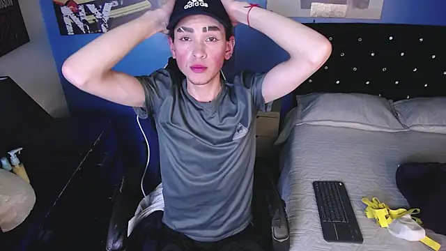 Snapshot of Aaron_Fordd chatting on October 7, 2025, 8:06 pm Aaron Fordd online show from October 7, 2025, 8:06 pm