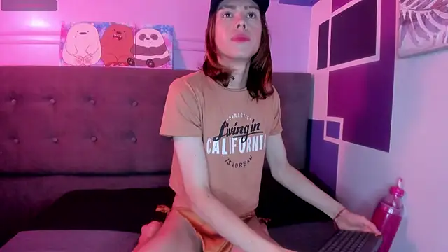 Snapshot of Aaron_Fordd chatting on November 4, 2025, 4:50 pm Aaron Fordd online show from November 4, 2025, 4:50 pm