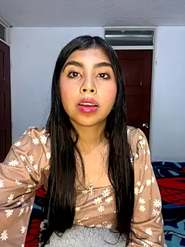 Snapshot of DianeSuns_ chatting on October 17, 2025, 2:15 am DianeSuns online show from October 17, 2025, 2:15 am