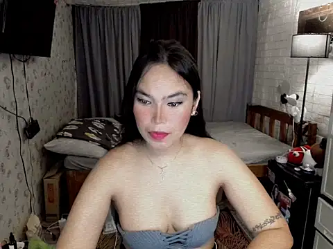 awesomegurl21 online show from October 9, 2025, 4:32 am