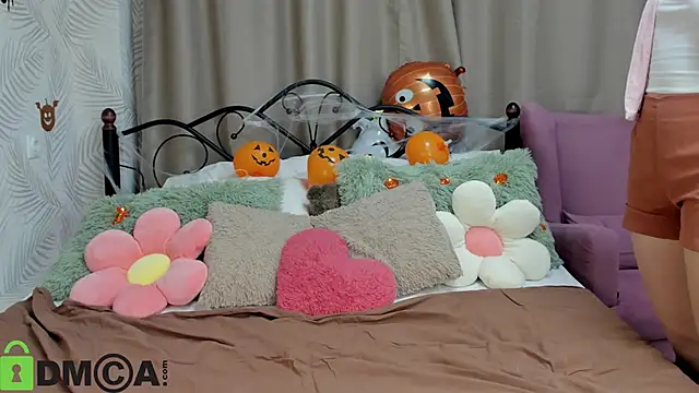 Agnes Passero online show from October 29, 2025, 8:16 am