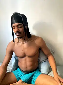 TRILLAHUNG online show from September 19, 2025, 2:51 pm