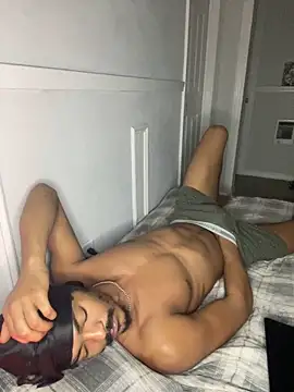 TRILLAHUNG online show from September 30, 2025, 4:06 am