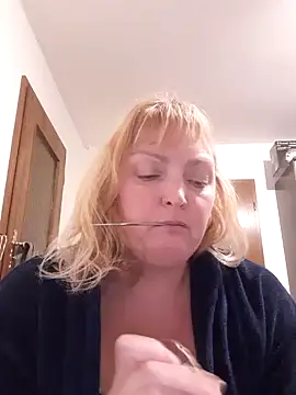 Snapshot of LiluLiluLilu chatting on October 20, 2025, 7:03 pm LiluLiluLilu online show from October 20, 2025, 7:03 pm