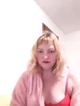 Snapshot of LiluLiluLilu chatting on November 4, 2025, 7:02 pm LiluLiluLilu online show from November 4, 2025, 7:02 pm