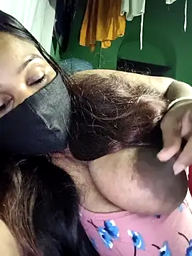 V-hot-swiet online show from October 30, 2025, 11:27 pm