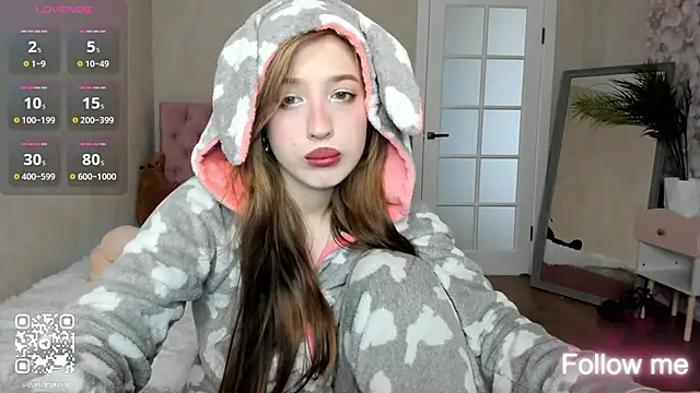 Snapshot of LightStar_18 chatting on September 20, 2025, 10:38 am LightStar 18 online show from September 20, 2025, 10:38 am