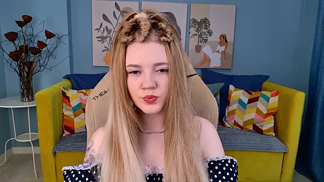 Snapshot of AlmaSound chatting on February 13, 2026, 5:03 am AlmaSound online show from February 13, 2026, 5:03 am