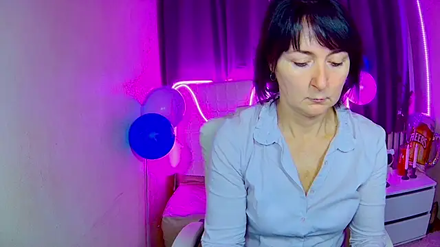 VivianGuchih online show from September 21, 2025, 6:04 am