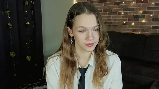 VelvetRisque online show from January 9, 2026, 6:16 am