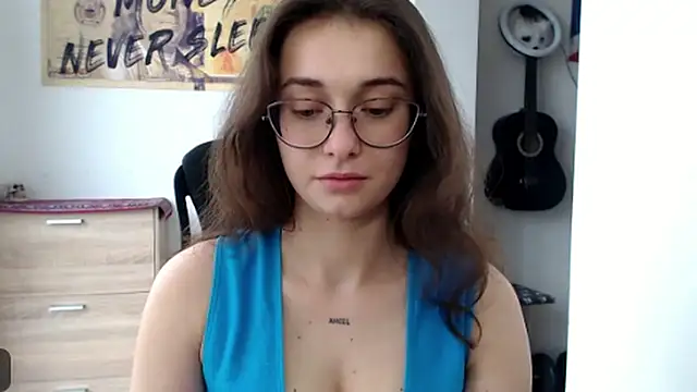 Snapshot of HotAnna2004 chatting on September 13, 2025, 12:38 pm HotAnna2004 online show from September 13, 2025, 12:38 pm